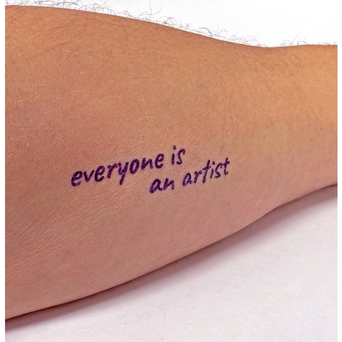Temporäres Tattoo, Beuys-Zitat